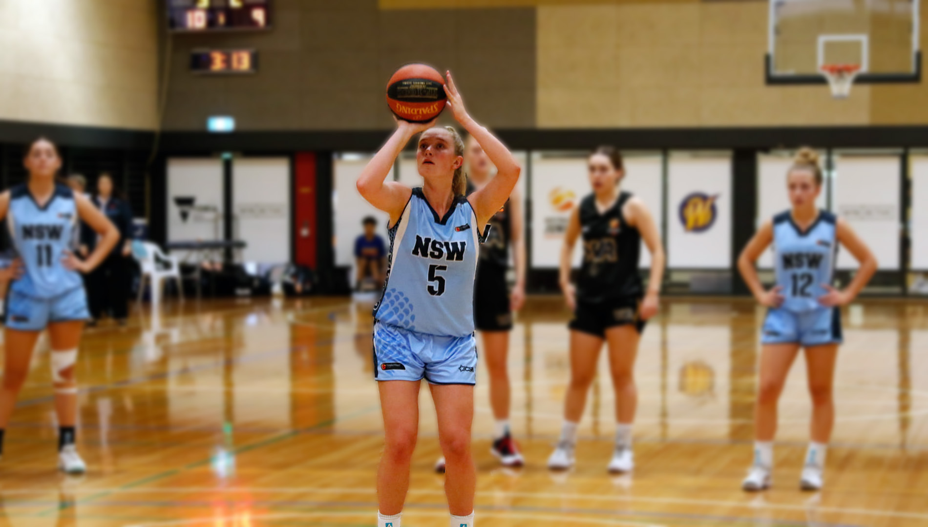 Fliss Henderson playing basketball